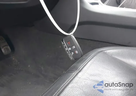 2015 Jaguar Xf из США, поврежденный, VIN SAJWA0F70F8U62534